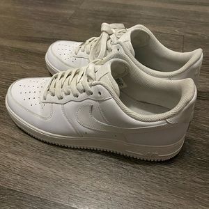 Nike Air Force 1’ 07’ Triple White